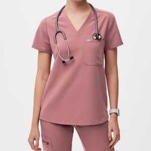 Figs Catarina one pocket scrub top color mauve size XS